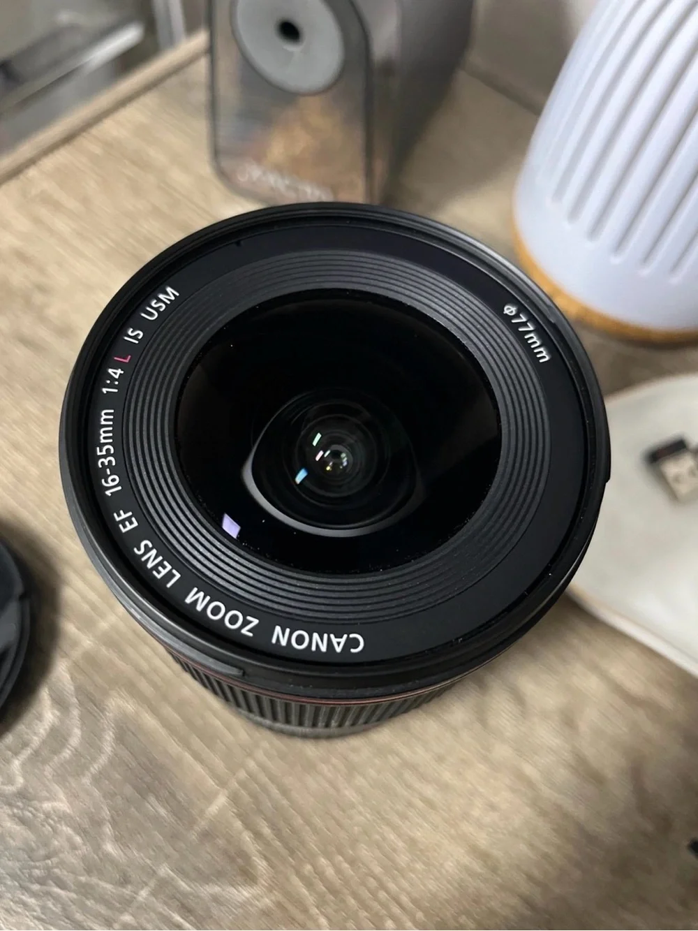 Canon EF 16-35mm f/4L is usm lens